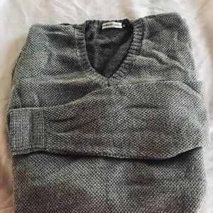 100% Baby Alpaca Men's V Neck Sweater, XXL.